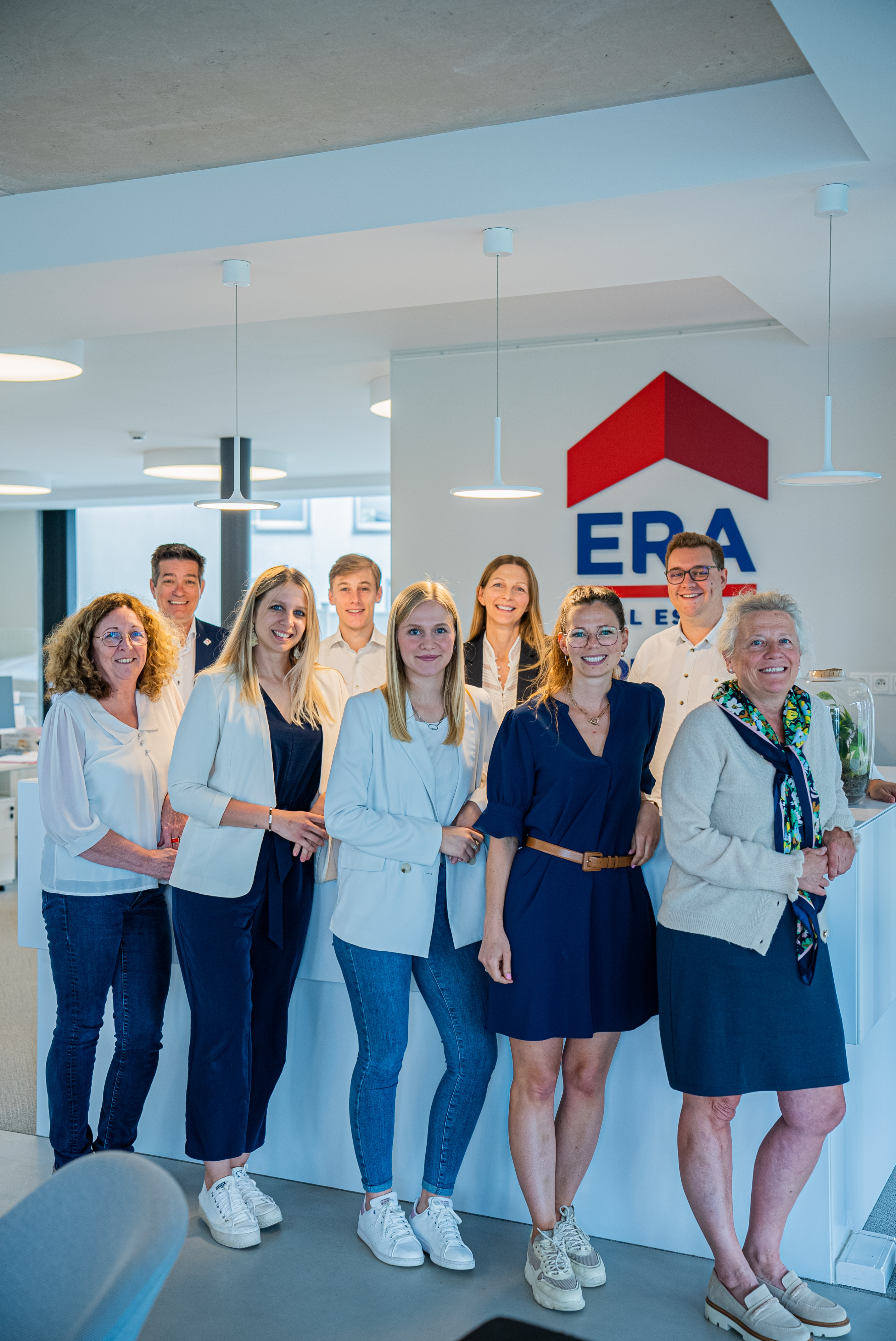 ERA TOPIMMO's team at the front desk.