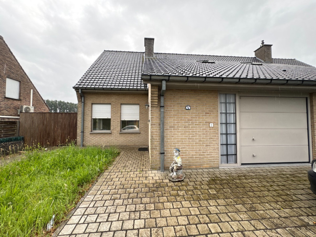 Bunderstraat - 4 - - 8940