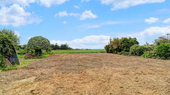 Bredeweg - naast 7 - - 3080