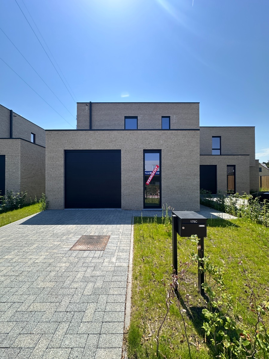 Maison d'habitation à Mol