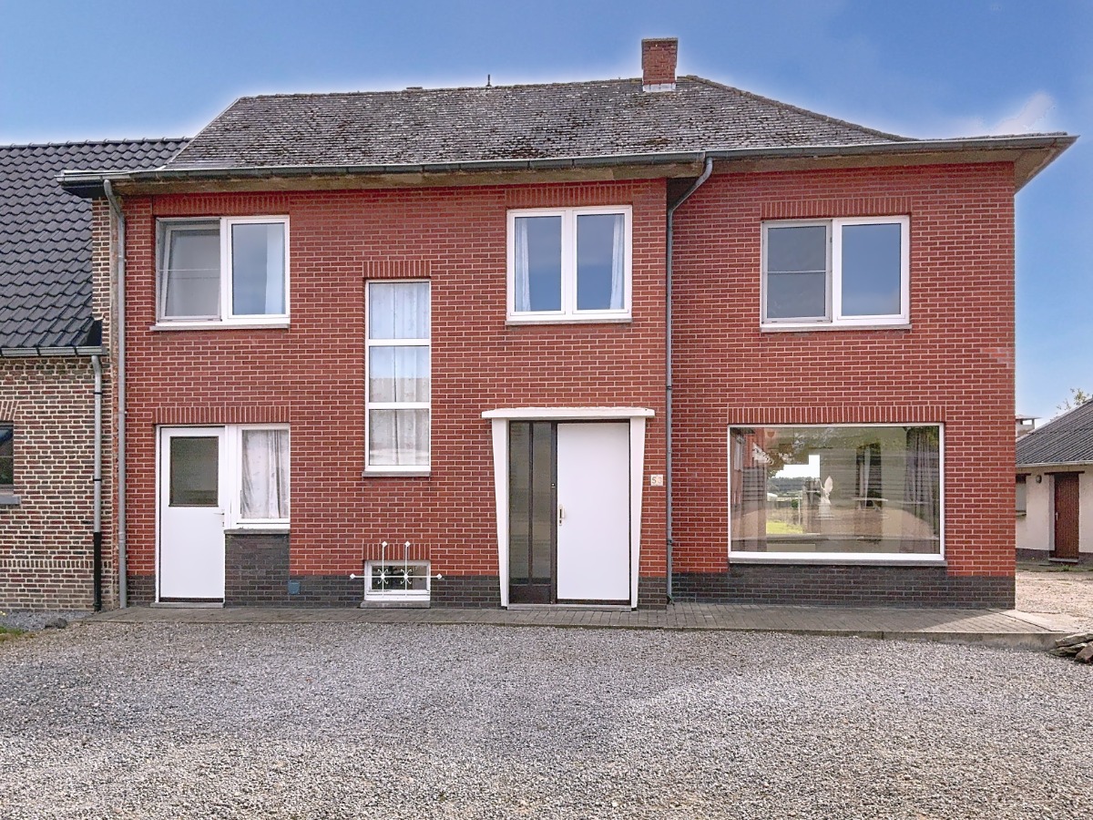 Family home in Opitter