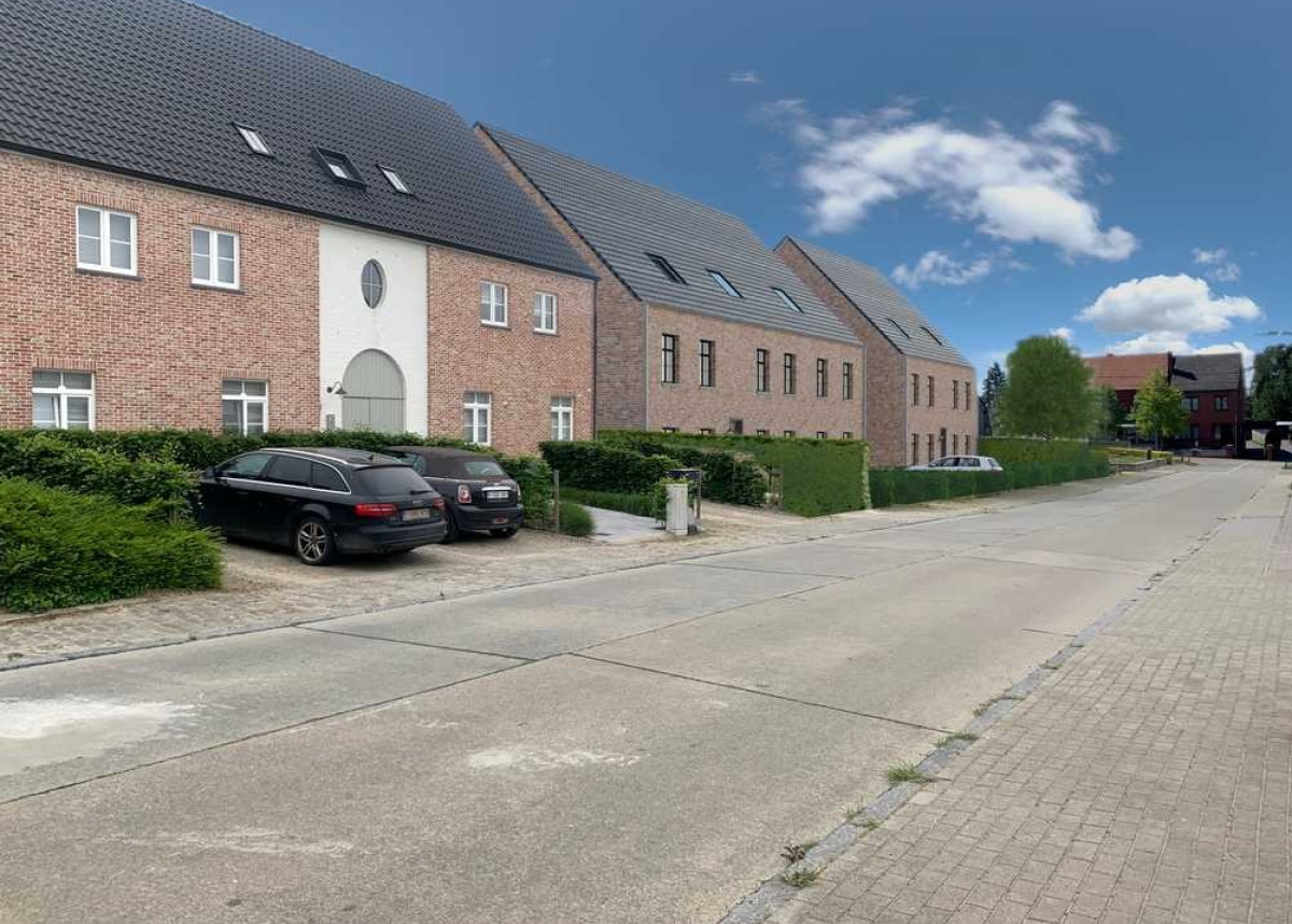 Street dorp 30.3.jpg
