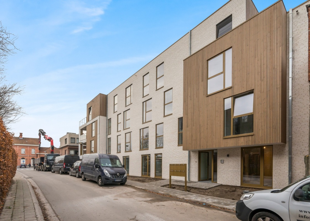 Het Perron - Stationstraat - Kleine Bosweg, Beveren - 02.jpg