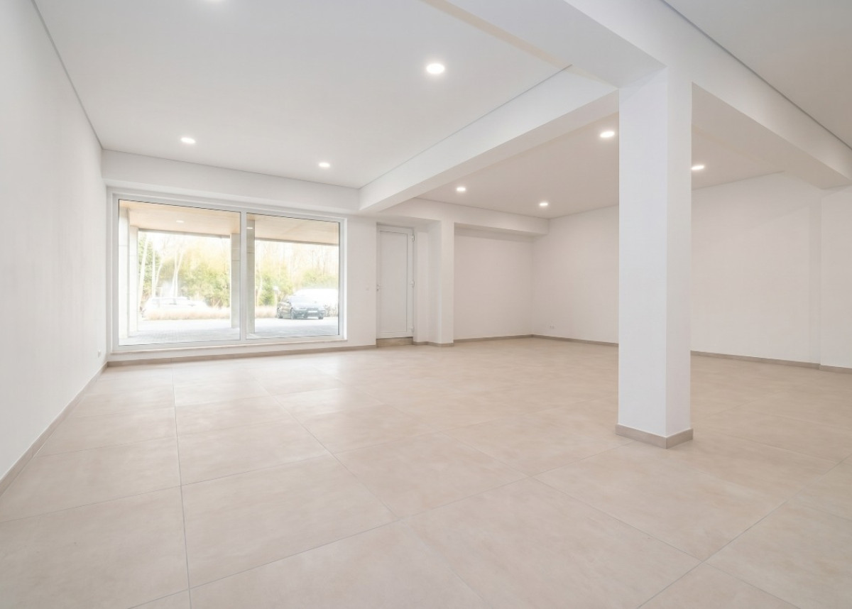 Handelsruimte bewerkt - leeg 2.jpg