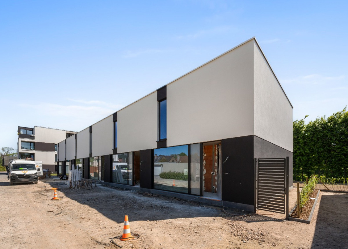 W6 - zijderechts zicht op blok 6 woningen.jpg