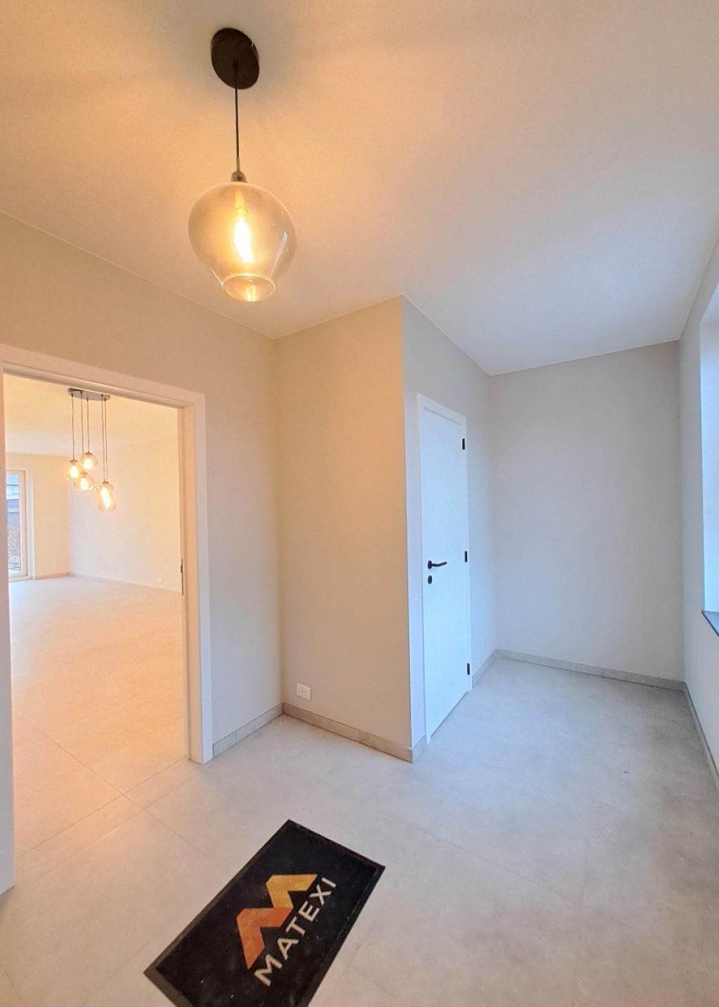 Europaplein - 11 - - 8550