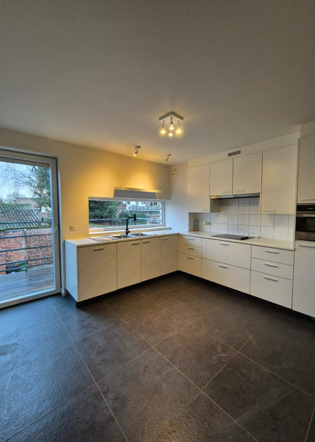 Cartonstraat - 47 - - 8900