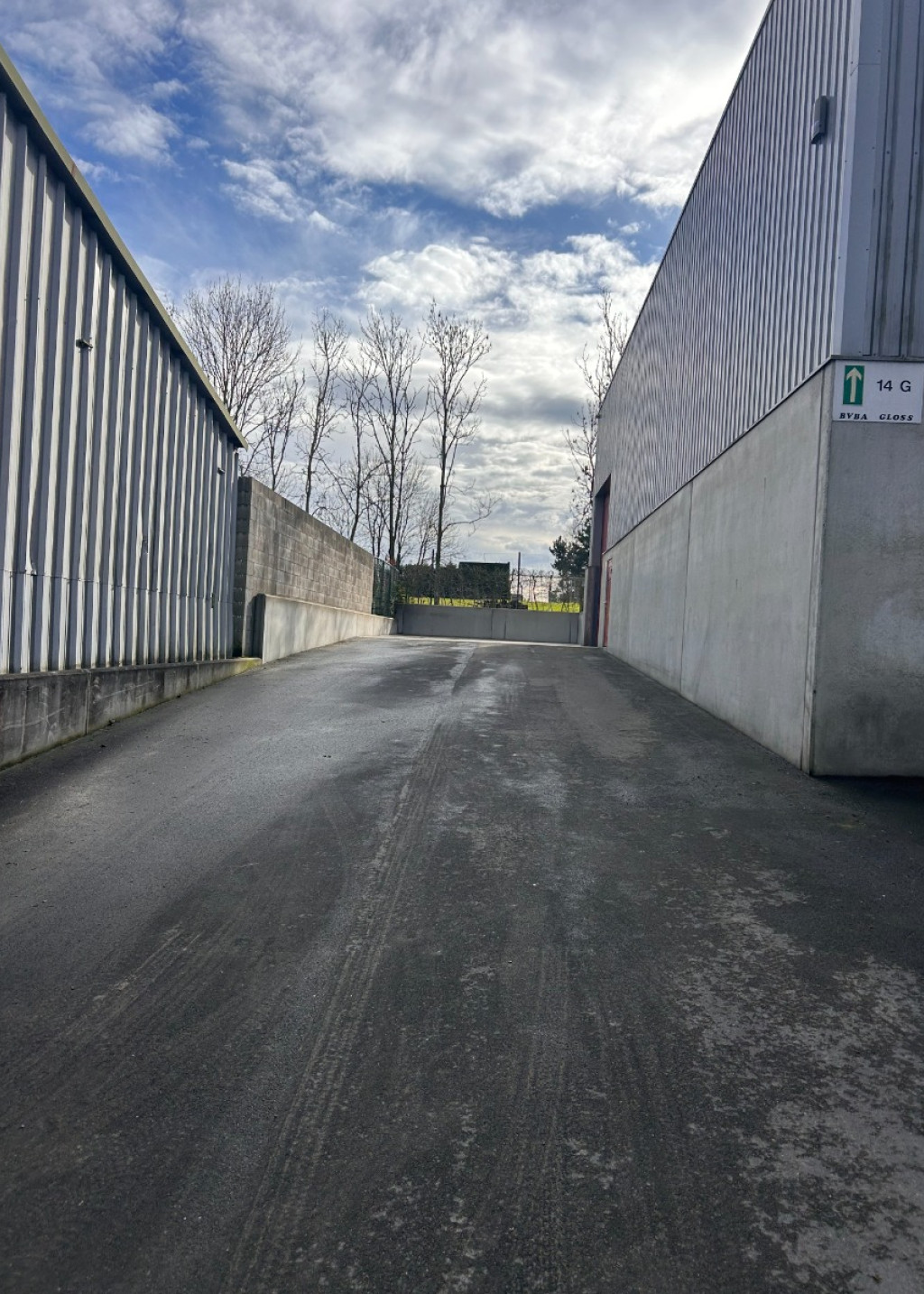 Nijverheidslaan - 14F - - 8890