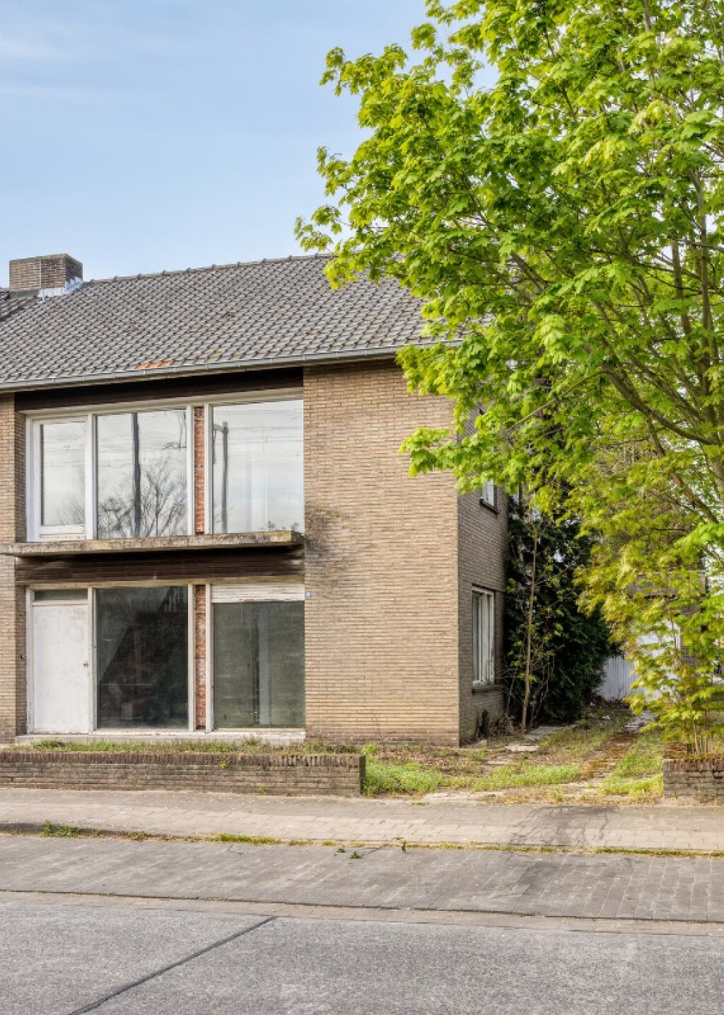 Hoge Lane - 31 - - 8200