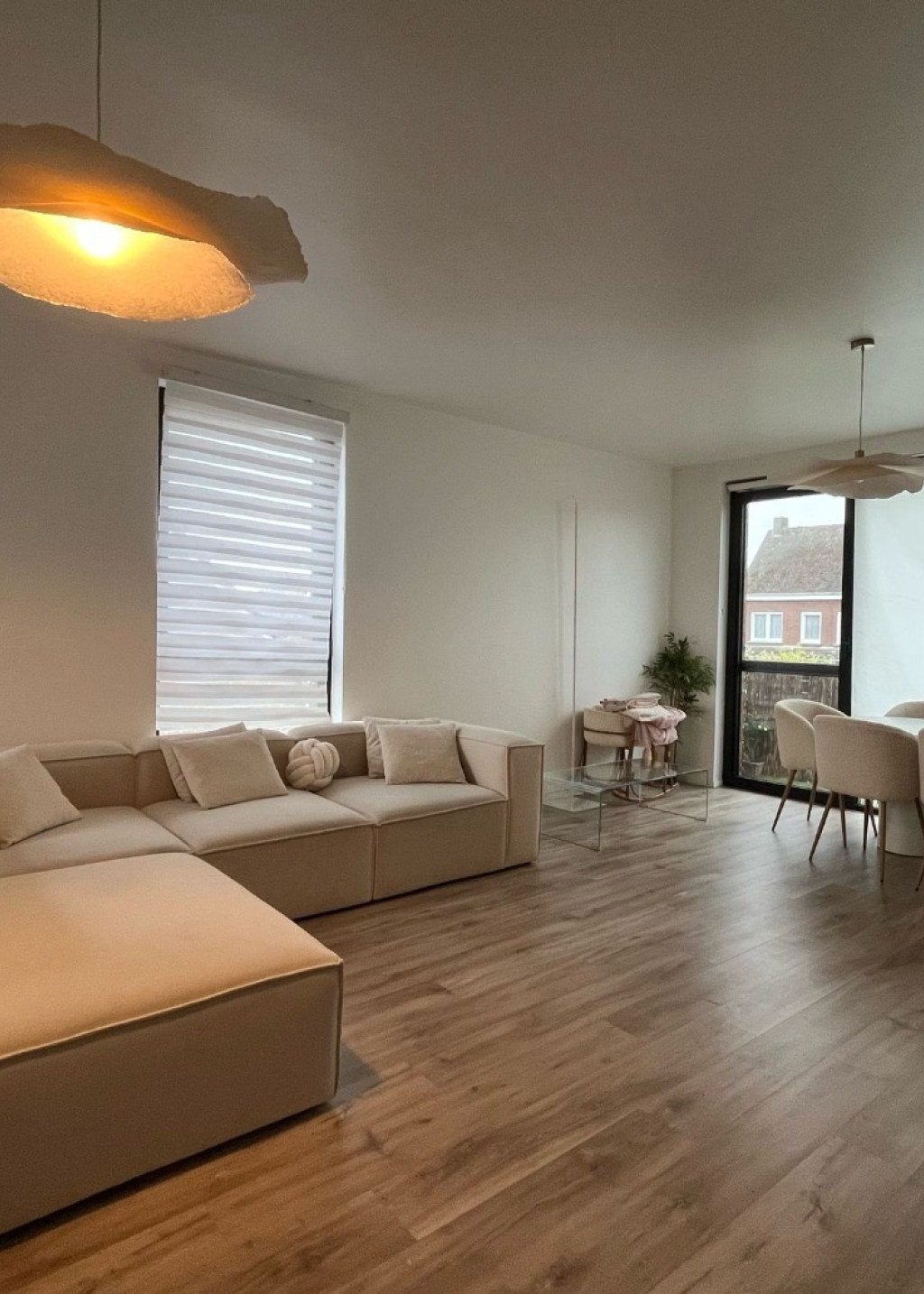 Leest - 84 - 2 - 2330