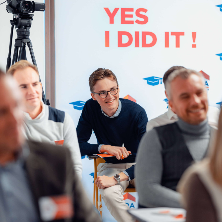 Verschillende nieuwe ERA makelaars volgen samen de ERA Academy.