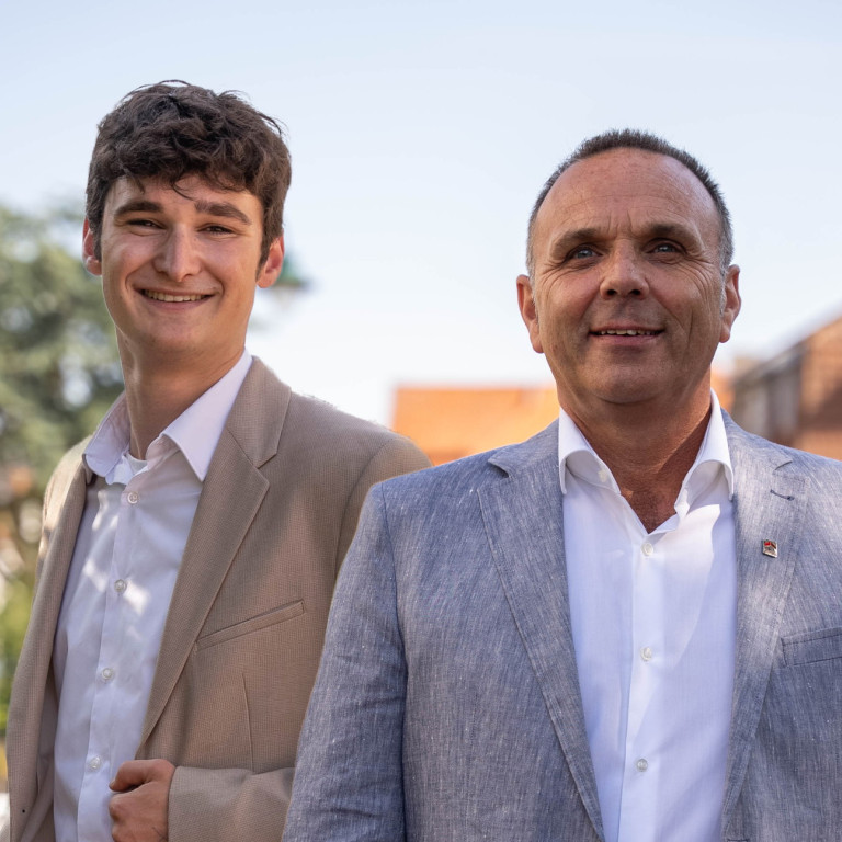 Matthew en Gert ERA SERVIMO