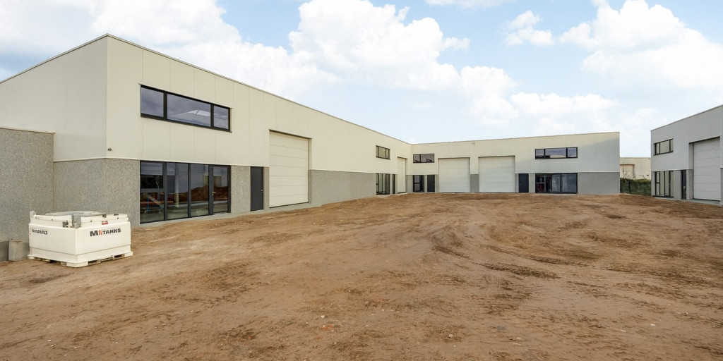 ChatGPT Image Nov 17, 2025, 10_24_50 AM.jpg