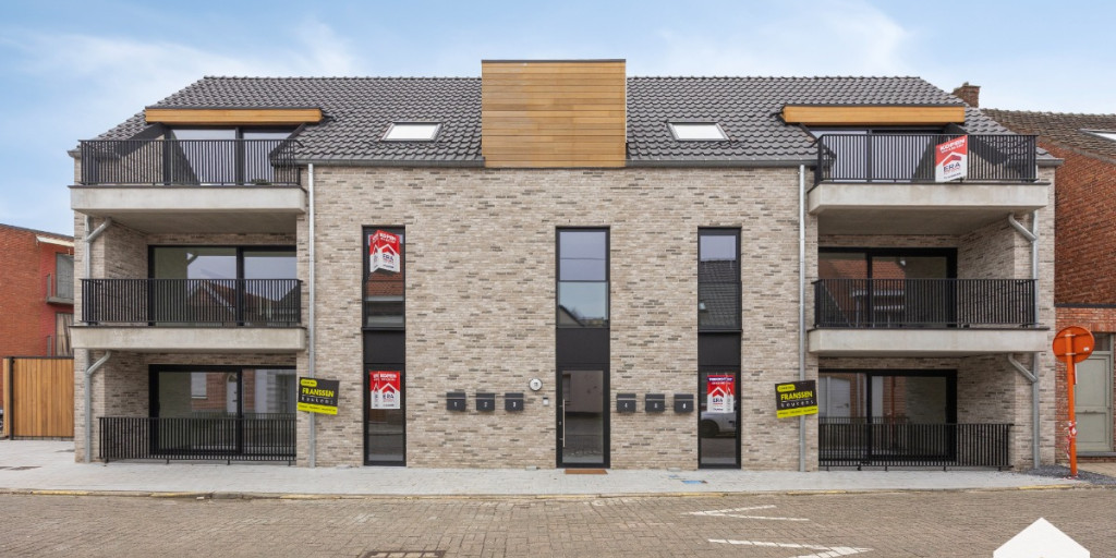 Kabienstraat112440GeelBE-04_logo_highres.jpg