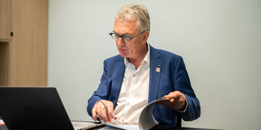 ERA makelaar met verkoopverslag