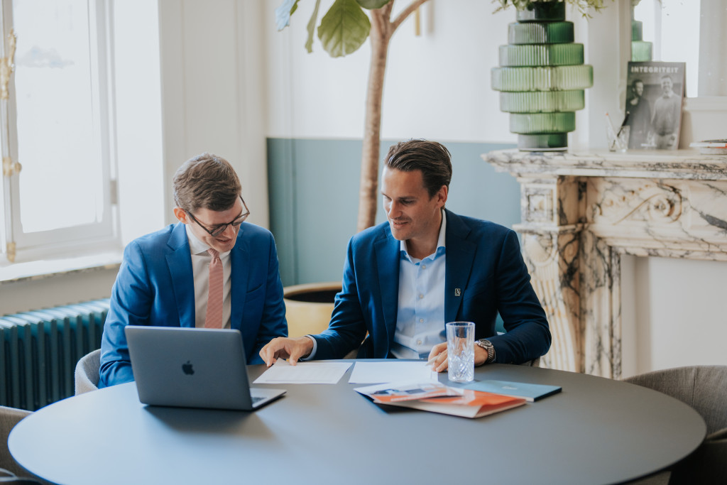 Een vertrouwelijk gesprek.