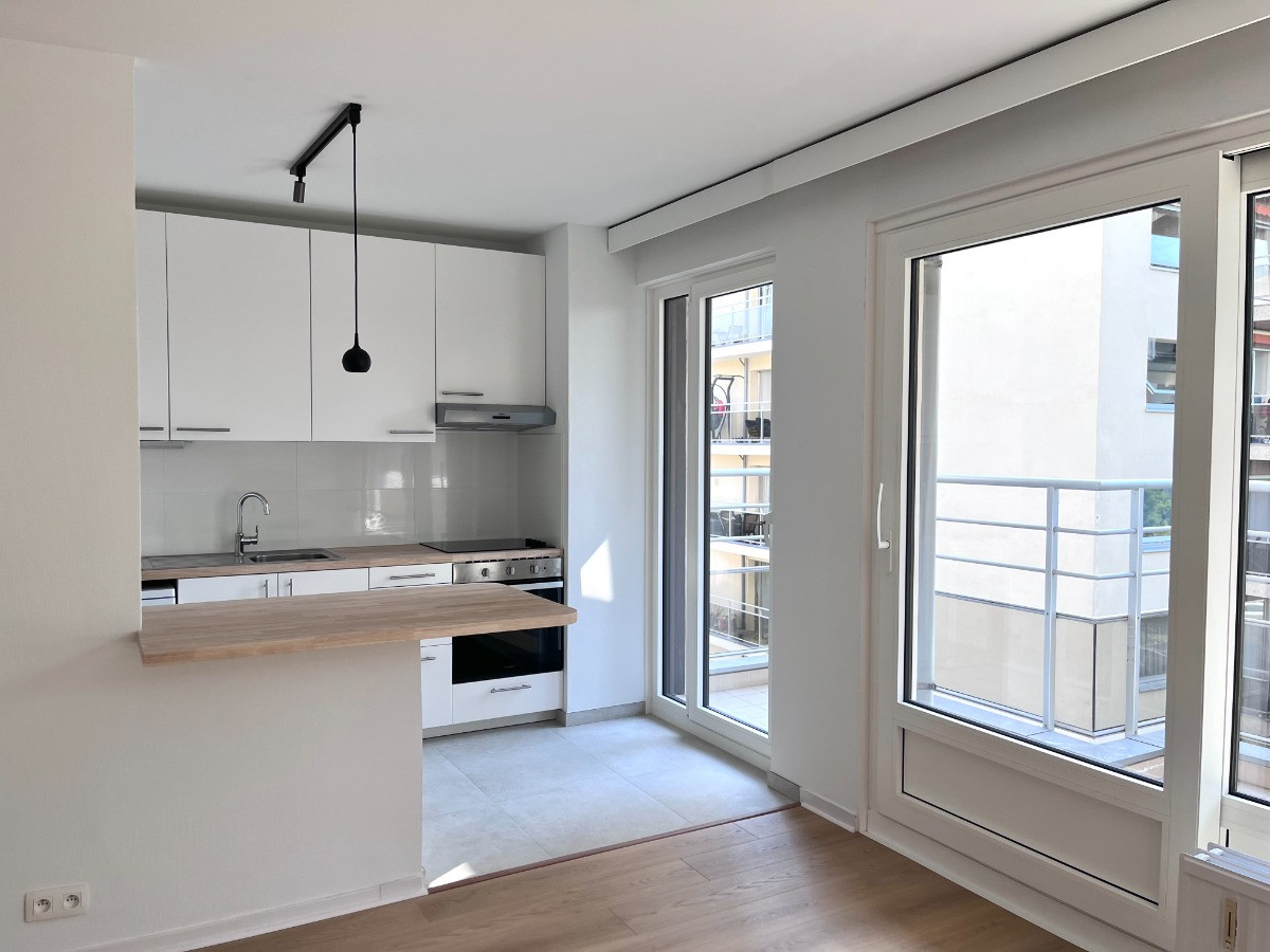 Gerenoveerd appartement met terras – Marcel Thiry