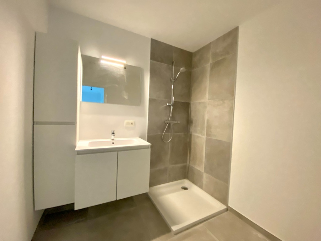 Koningin Astridlaan - 2 - 102 - 8930