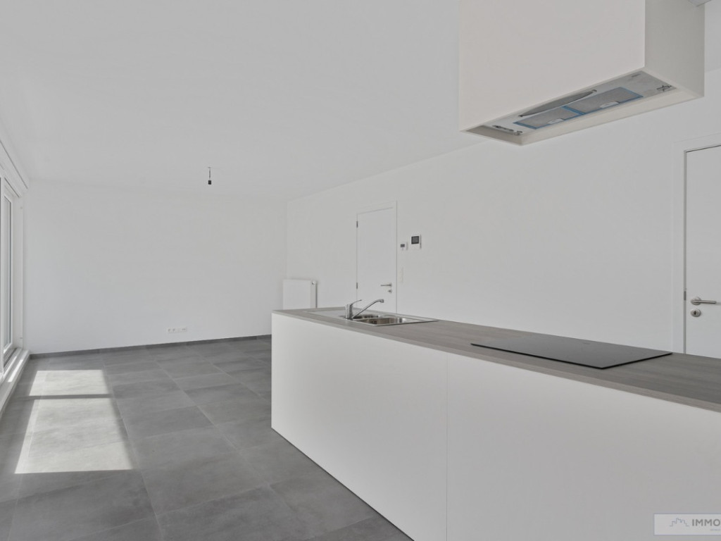 Koningin Astridlaan - 2 - 102 - 8930