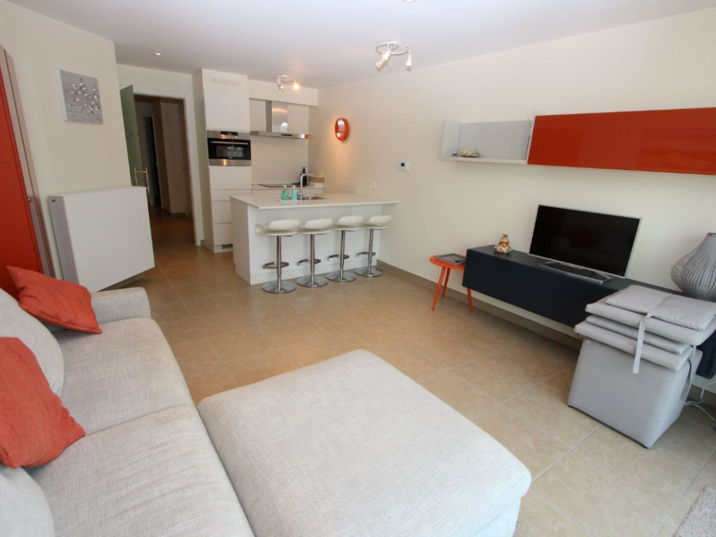 Albert I laan (Stuart) - 245 - 0201 - 8620