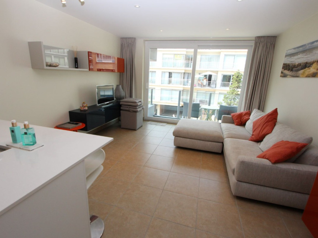 Albert I laan (Stuart) - 245 - 0201 - 8620