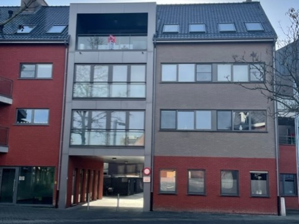 Dorpsstraat - 33 - bus 10 - 3900