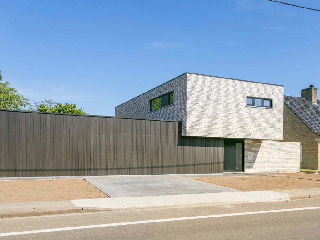 Bruggestraat - 210 - - 8750