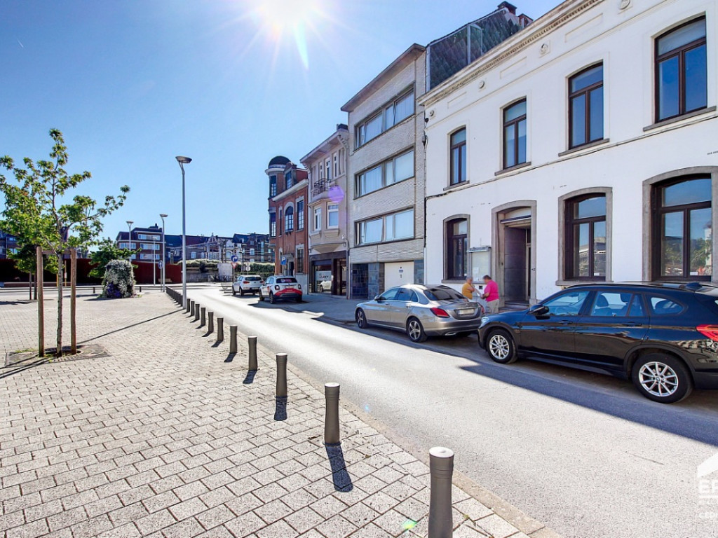 Place Sainte Anne - 12 - - 1420