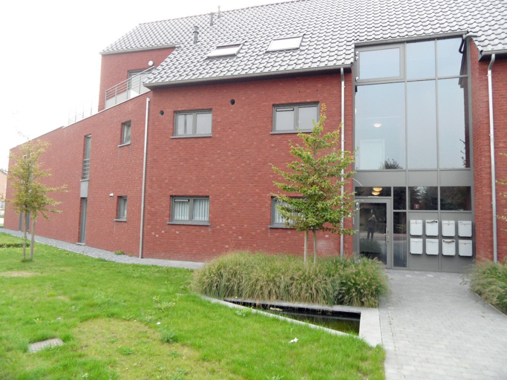 Leopoldlaan - 29 - bus 1 - 3900