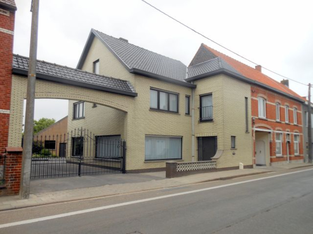 Bruggestraat - 132 - - 8750