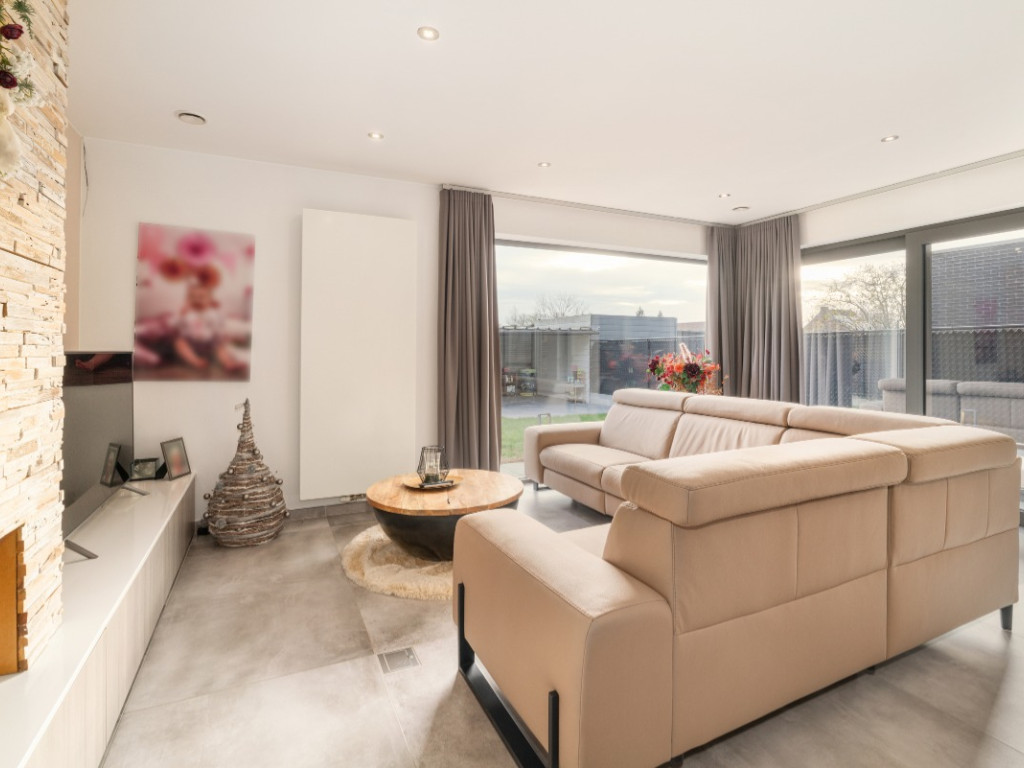 Textielstraat - 7 - - 9700