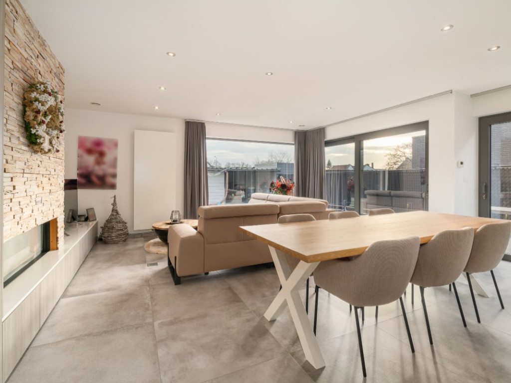 Textielstraat - 7 - - 9700