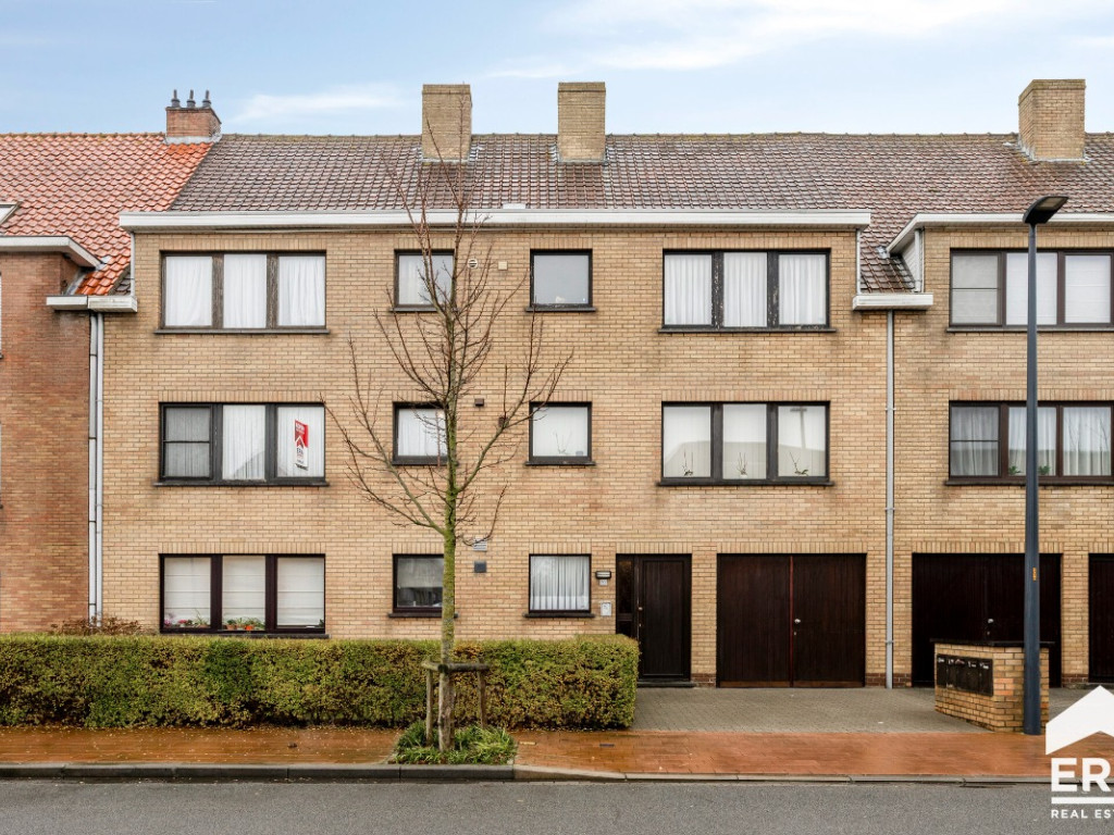 Uitkerkestraat - 30 - 0101 - 8370