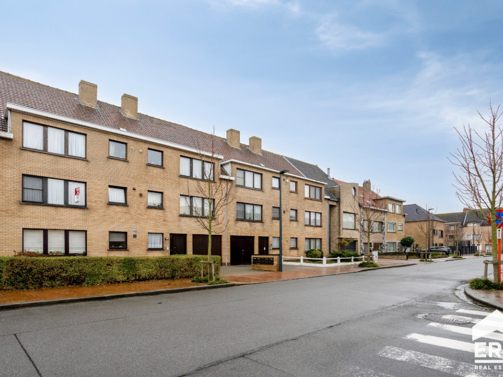 Uitkerkestraat - 30 - 0101 - 8370