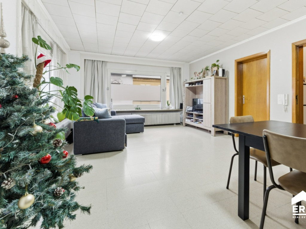 Statiestraat - 90 - - Sectie F 586 C2 - 8810