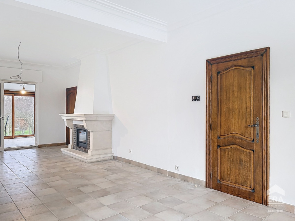 Chaussée Bara - 37 - - 1420