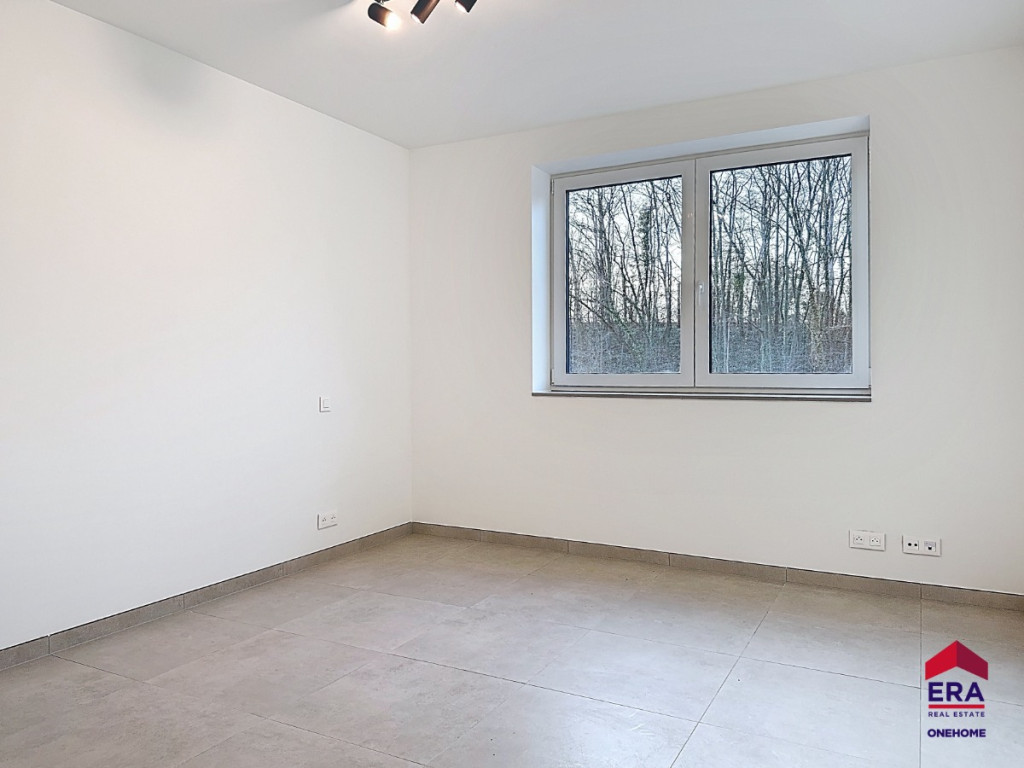 Rue de la Justice - 79 - B12 - 5300