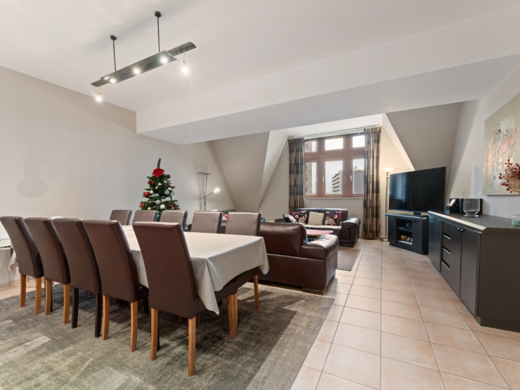 Ernest Feysplein - 2 - 0303 - 8400