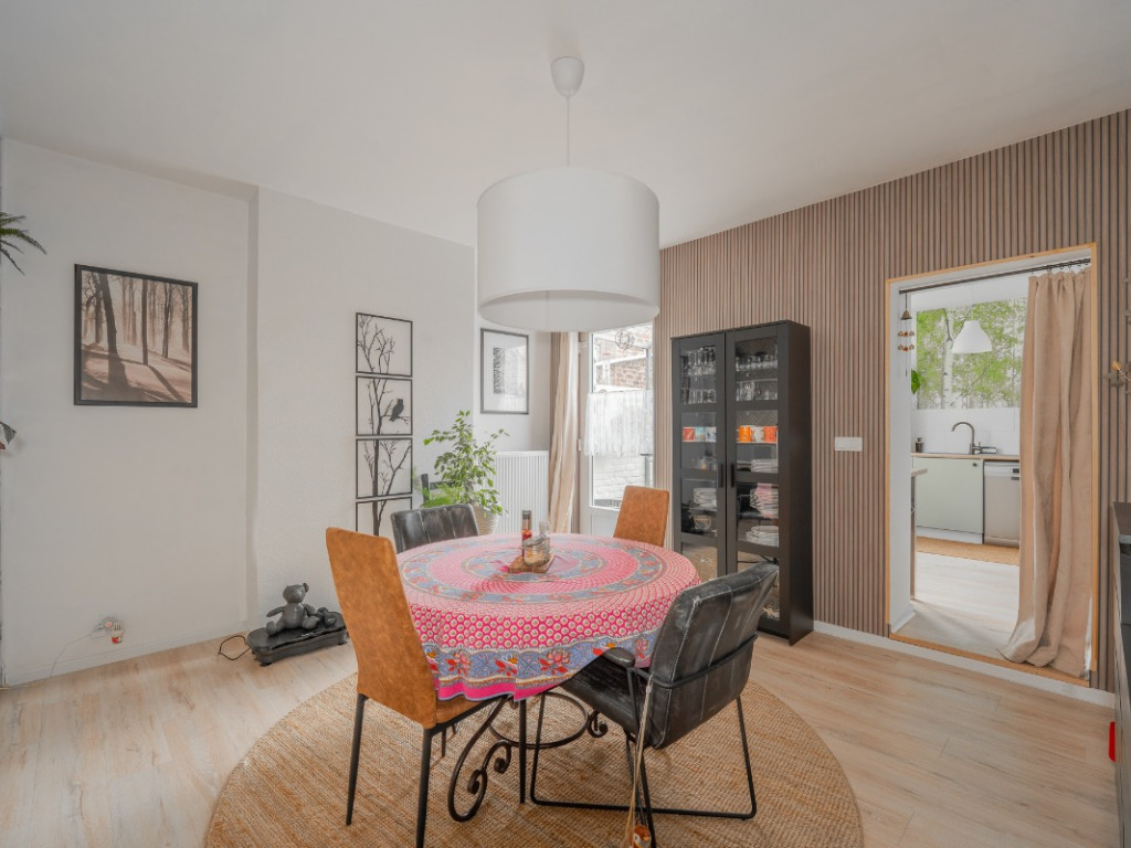 Rue de la Démocratie - 94 - - 4102