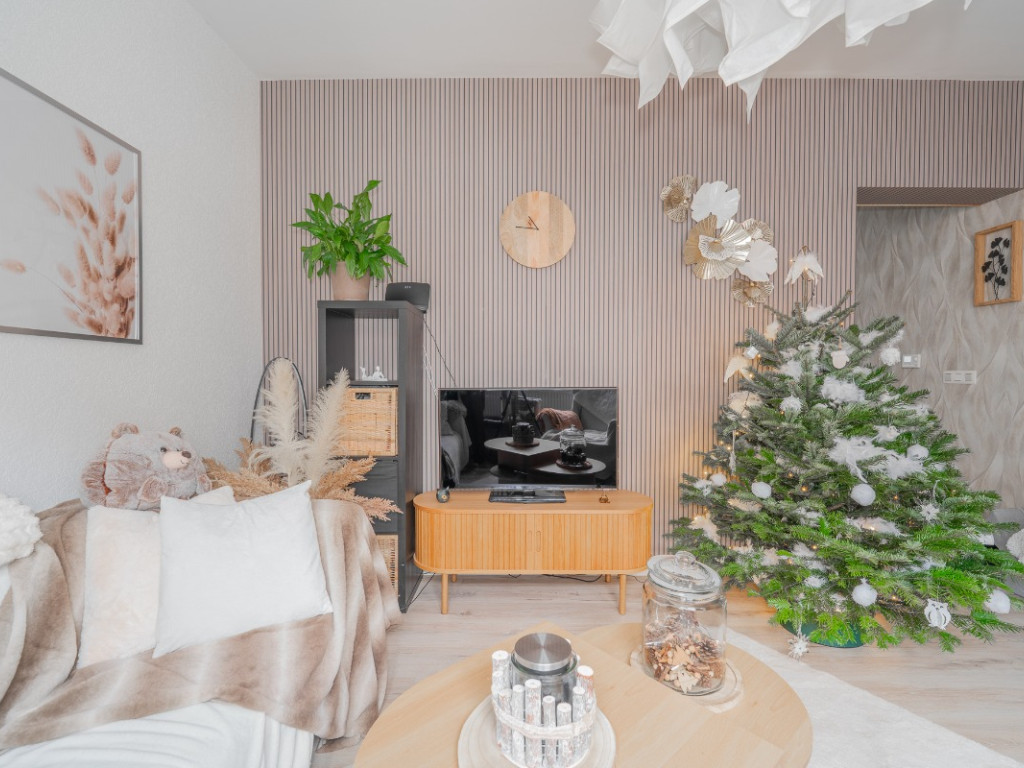 Rue de la Démocratie - 94 - - 4102