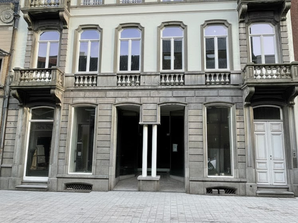 Marktstraat - 18 - - stpl links - 8870