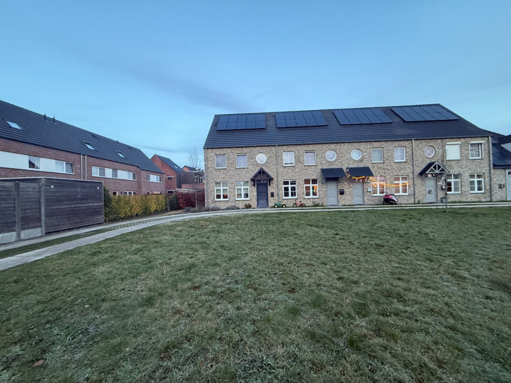 Pastoor Van Hoofstraat - 1 - - 2260