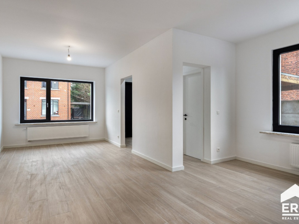 Onafhankelijkheidsstraat - 5 - - 3970