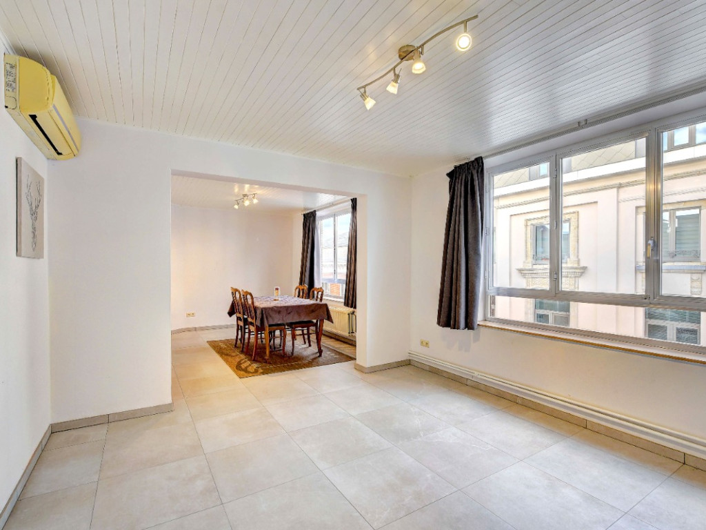 Oude Vestenstraat - 3-5 bus 7 - - 3300