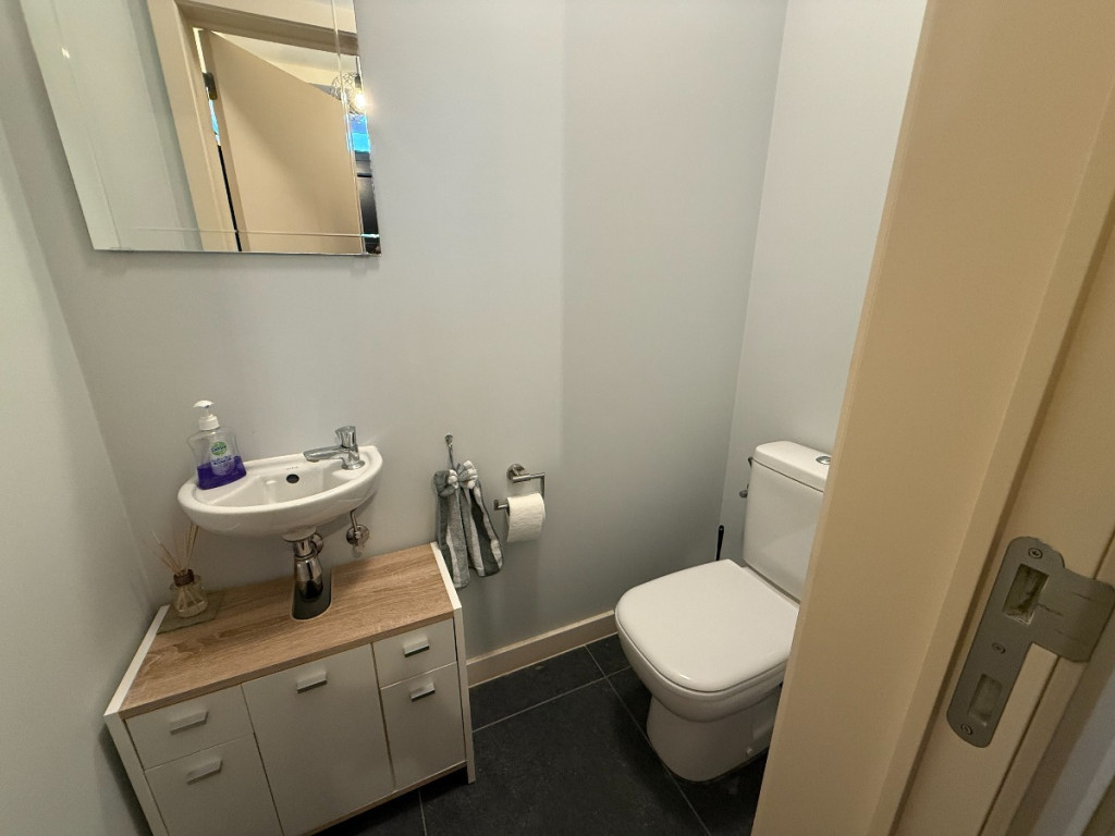 Pastoor Van Hoofstraat - 1 - - 2260