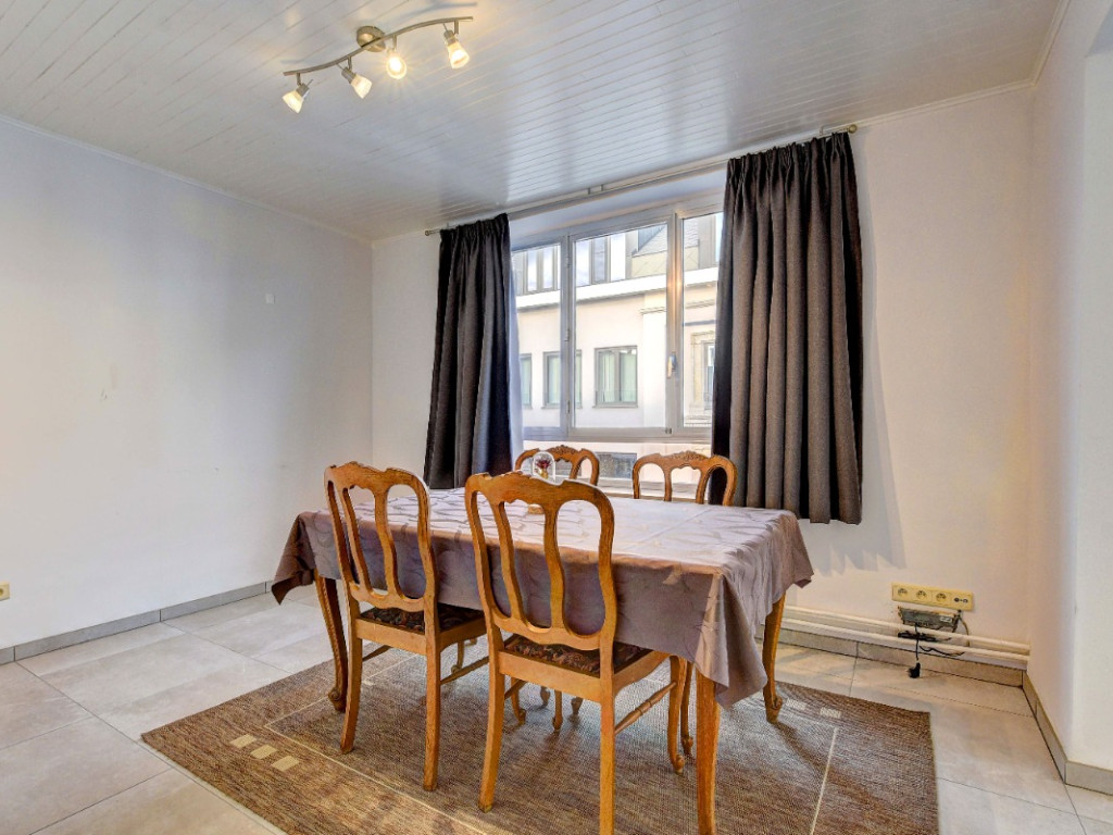 Oude Vestenstraat - 3-5 bus 7 - - 3300