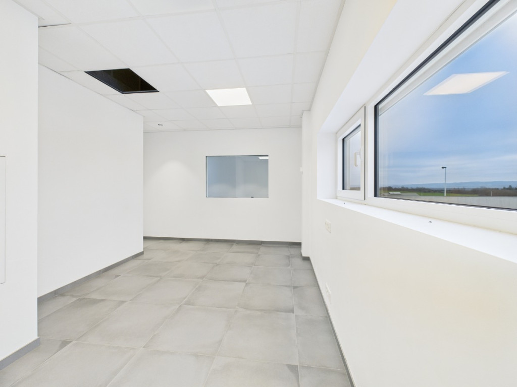 Zone d'activités Nord - 79 - -bureau 1 - 5377