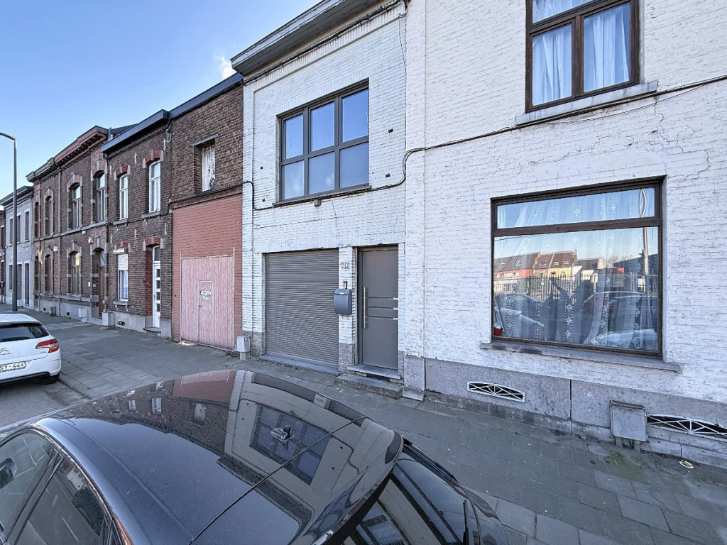 Rue Jules Destrée - 152 - - 7390