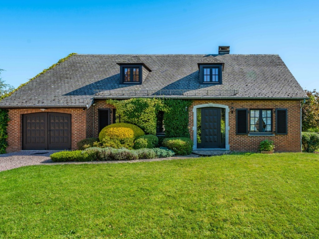 Rue Paul Dubois - 85 - - 6890