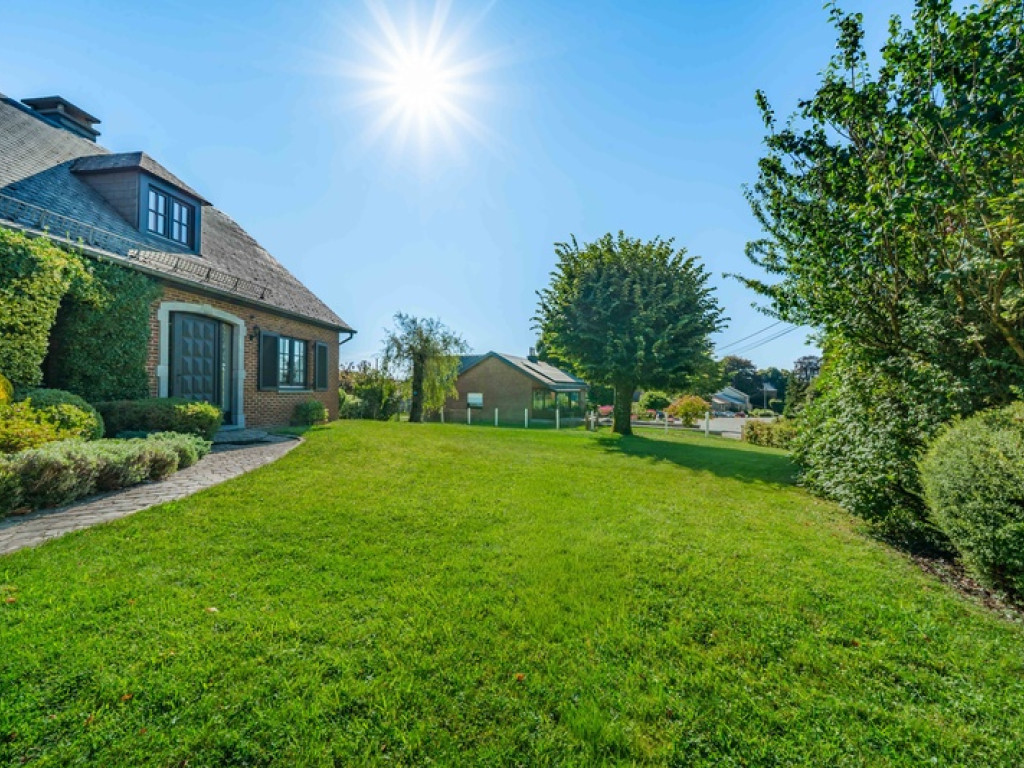 Rue Paul Dubois - 85 - - 6890